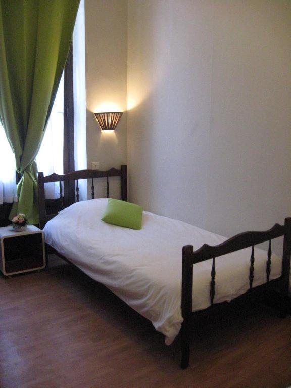 Hotel Notre Dame De Fourviere Lourdes Bagian luar foto