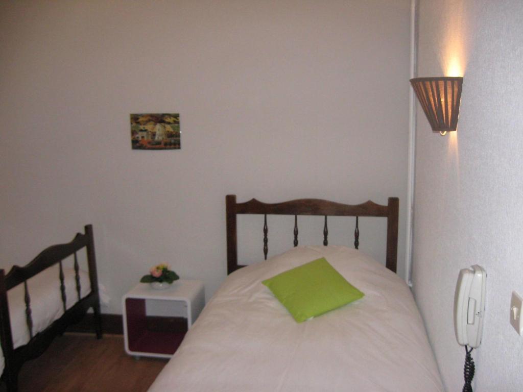 Hotel Notre Dame De Fourviere Lourdes Ruang foto