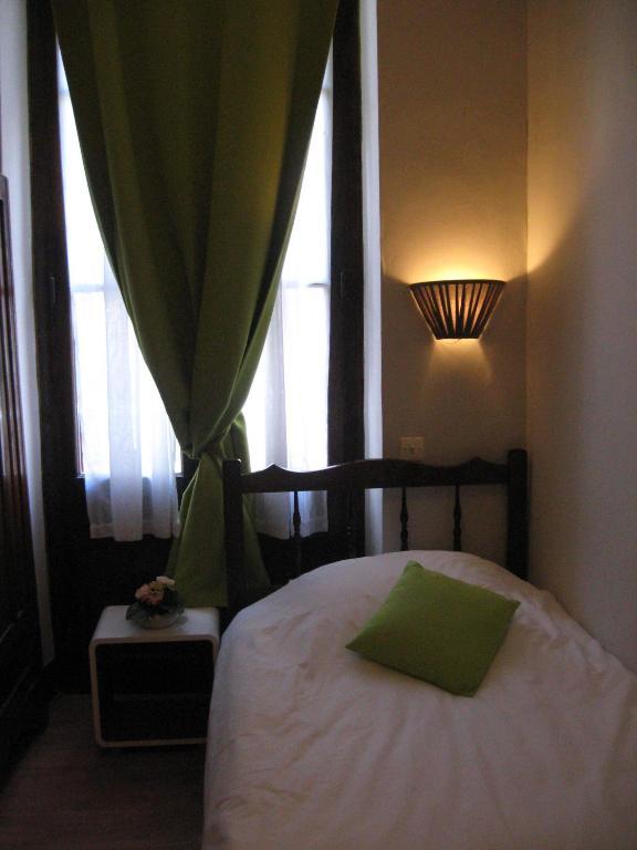 Hotel Notre Dame De Fourviere Lourdes Ruang foto